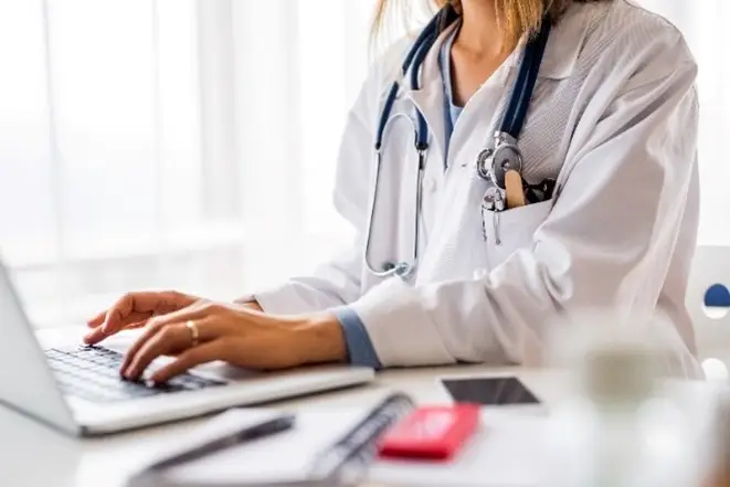 Professionnels de santé libéraux : découvrez nos offres Paymed One pensées pour vous faire gagner du temps médical